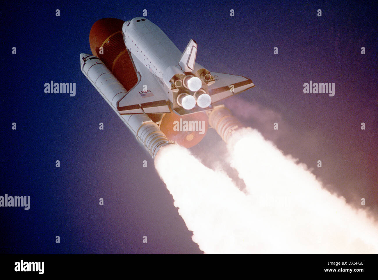 Space Shuttle Atlantis prende il volo su STS-27 missione nel Dicembre 2, 1988. Foto Stock