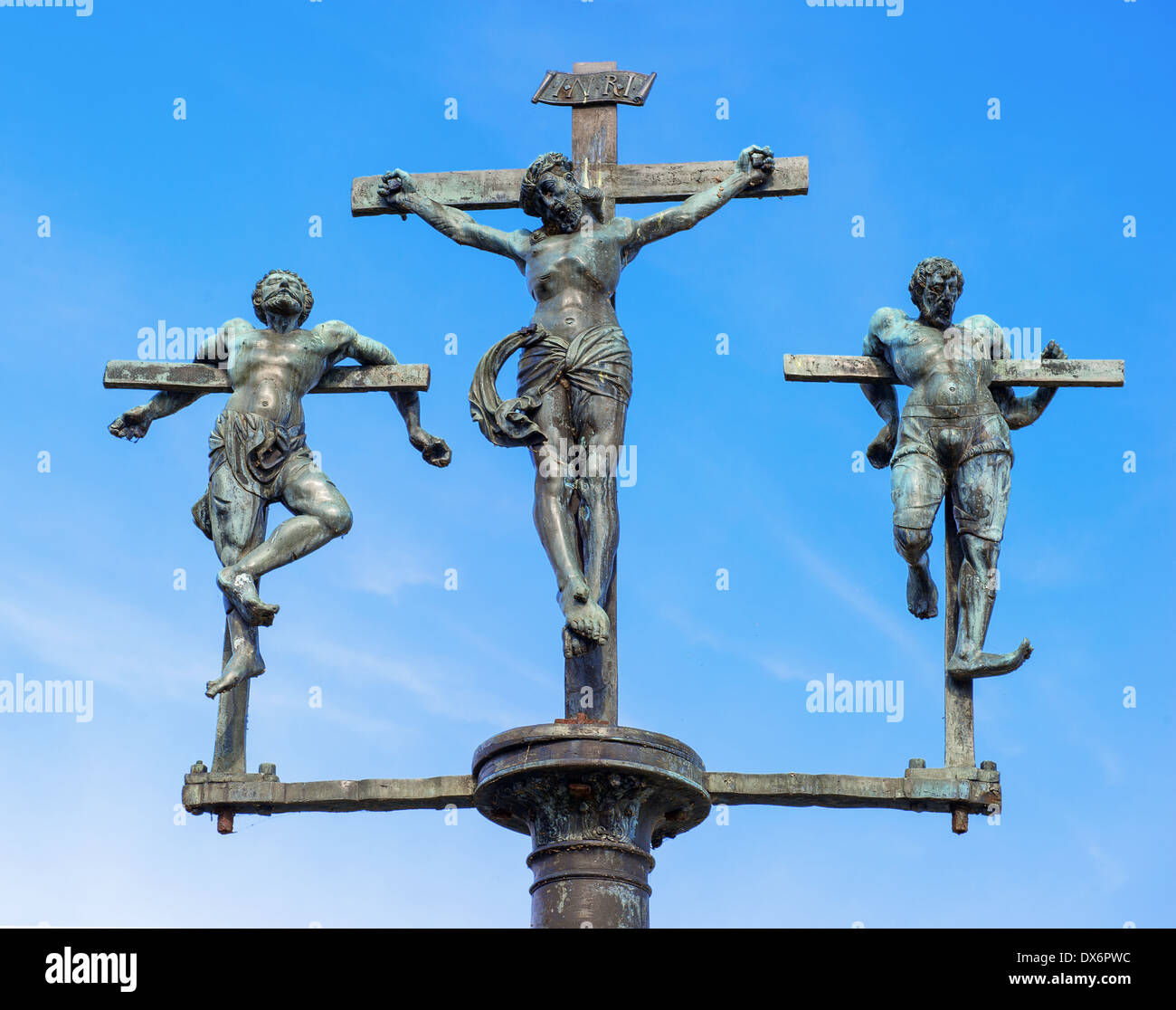 La crocifissione di Gesù Cristo, INRI, scultura sul ponte all'Insel Mainau, Lago di Costanza, Baden-Wuerttemberg, Germania Foto Stock