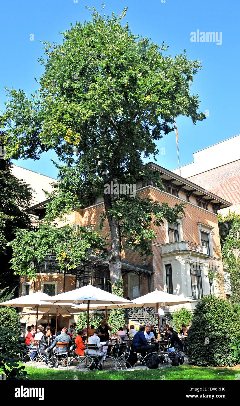 Cafe Wintergarten nella Literaturhaus sulla Fasanenstrasse vicino a Kurfurstendamm, Berlino, Germania Foto Stock