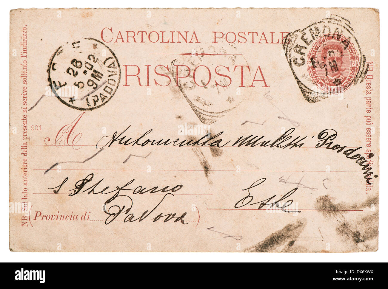 Italia - circa 1902: vecchio usato italiano cartolina manoscritta lettera con tipico per questo tempo di timbri e di Grana carta, circa 1902 Foto Stock