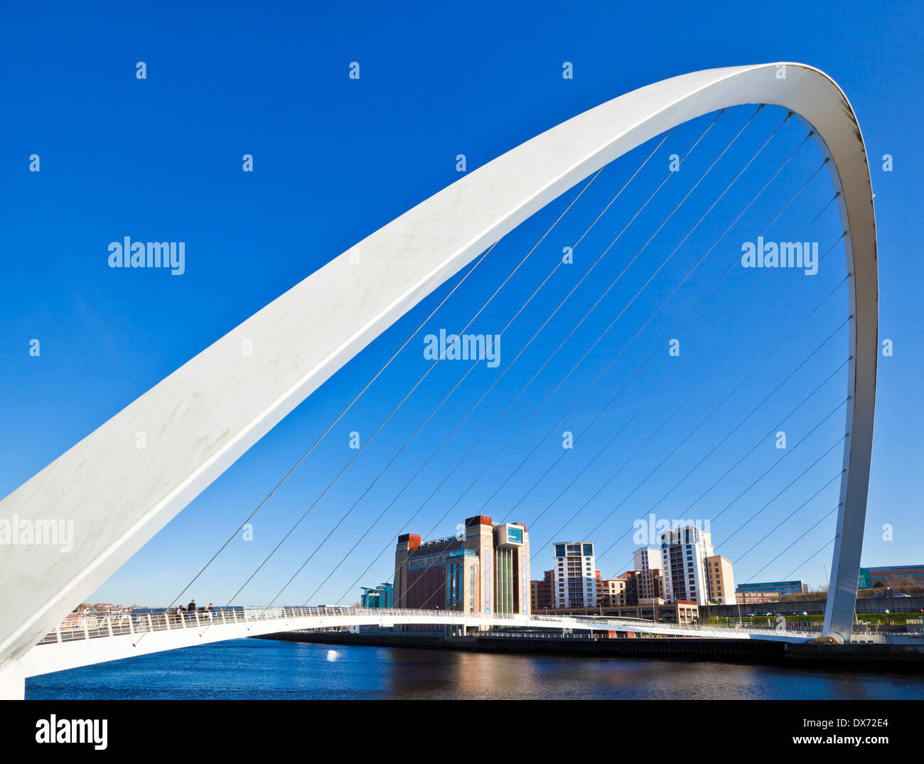 Gateshead Millennium ponte sul fiume Tyne Newcastle upon Tyne Tyne and Wear Tyneside Inghilterra UK GB EU Europe Foto Stock