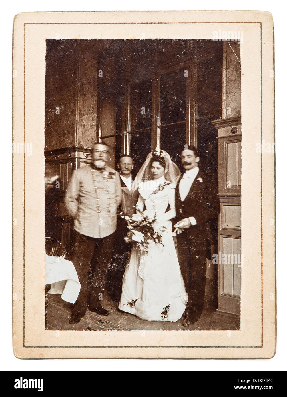 Berlino, Germania - circa 1900: originali antichi wedding photo. ritratto di appena una coppia sposata. immagine nostalgica, circa 1900 in Foto Stock