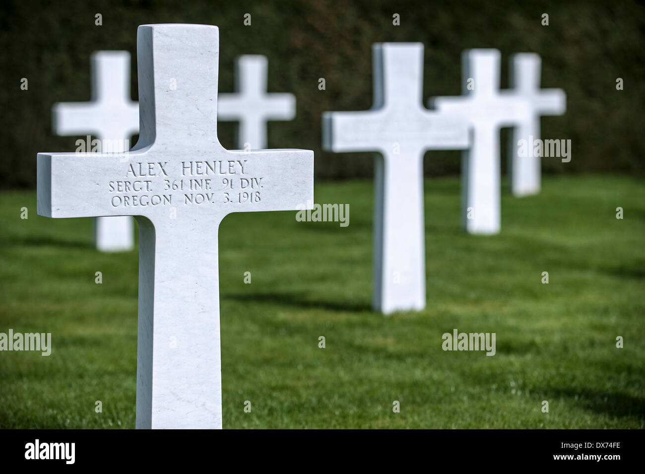 Attraversa In Flanders Field Cimitero e memoriale americano a Waregem, solo la prima guerra mondiale uno di noi cimitero militare in Belgio Foto Stock