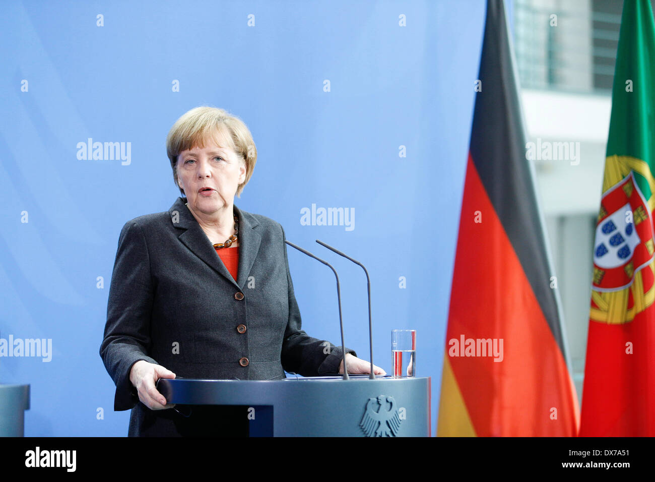 Berlino, Germania. Xviii Mar, 2014. Il cancelliere riceve il primo ministro portoghese Pedro Passos Coelho nella sede del Cancelliere tedesco a Berlino per uno scambio di opinioni nel piccolo Kreis. Discute le questioni sono state le relazioni bilaterali come l'attuale politica europea e politica economica internazionale./immagine: il Cancelliere tedesco Angela Merkel. © Reynaldo Paganelli/NurPhoto/ZUMAPRESS.com/Alamy Live News Foto Stock