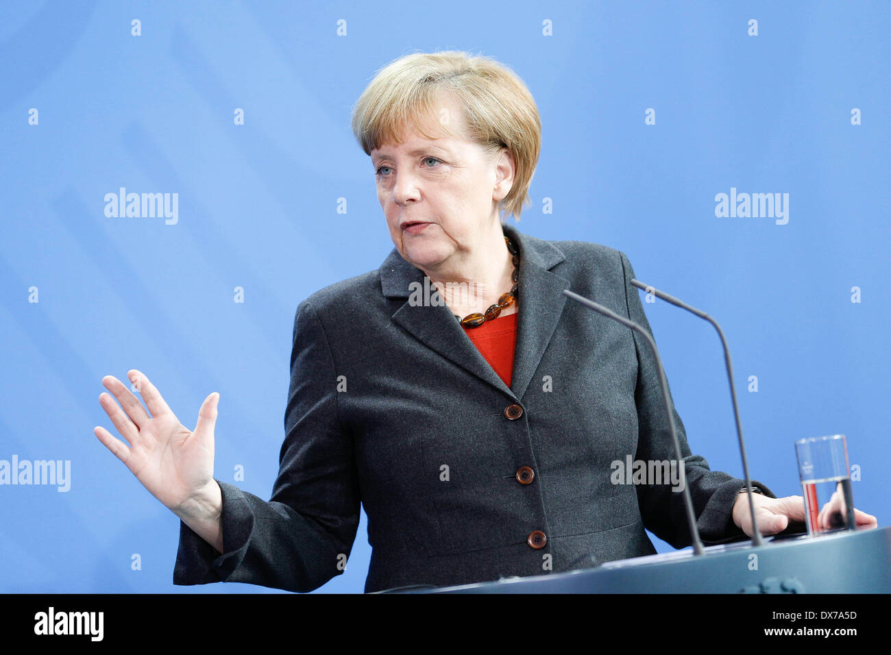Berlino, Germania. Xviii Mar, 2014. Il cancelliere riceve il primo ministro portoghese Pedro Passos Coelho nella sede del Cancelliere tedesco a Berlino per uno scambio di opinioni nel piccolo Kreis. Discute le questioni sono state le relazioni bilaterali come l'attuale politica europea e politica economica internazionale./immagine: il Cancelliere tedesco Angela Merkel. © Reynaldo Paganelli/NurPhoto/ZUMAPRESS.com/Alamy Live News Foto Stock