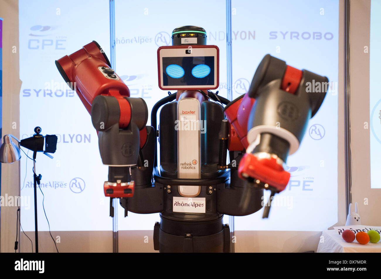 Lione, Francia. Xix Mar, 2014. Robot Baxter da ripensare la robotica a Innorobo 2014, il 4° fiera internazionale specializzata sulla robotica di servizio. Credito: Piero Cruciatti/Alamy Live News Foto Stock