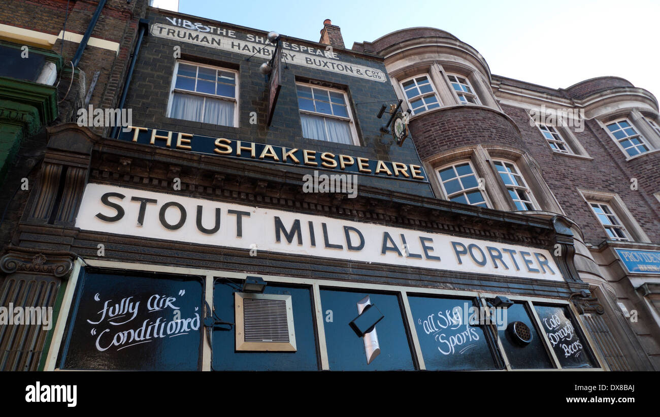 Il Shakespeare pub su Bethnal Green Road London E2 KATHY DEWITT Foto Stock