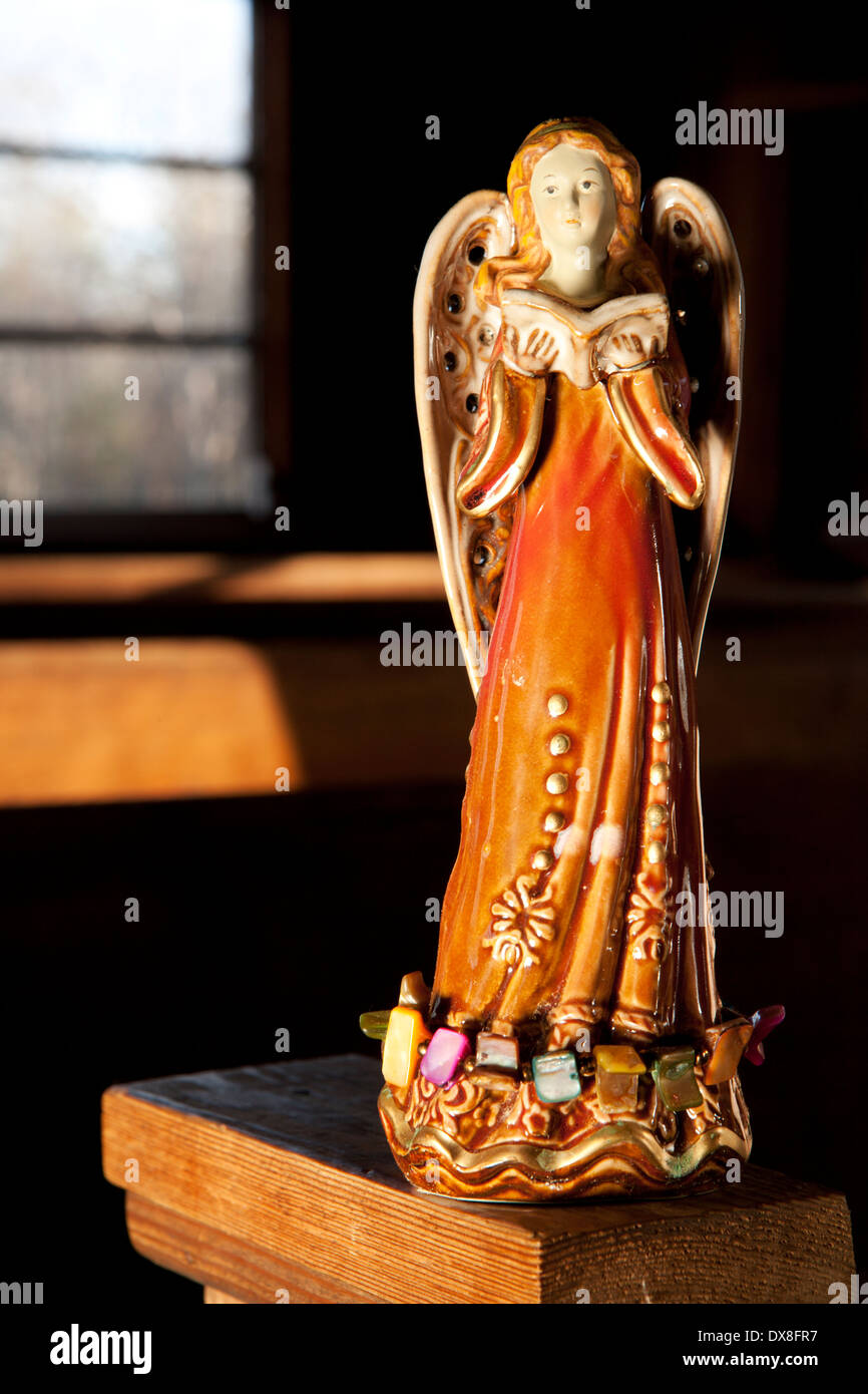 Angelo statuetta in legno cappella del cimitero - Balsamo Grove - Carolina del Nord STATI UNITI D'AMERICA Foto Stock