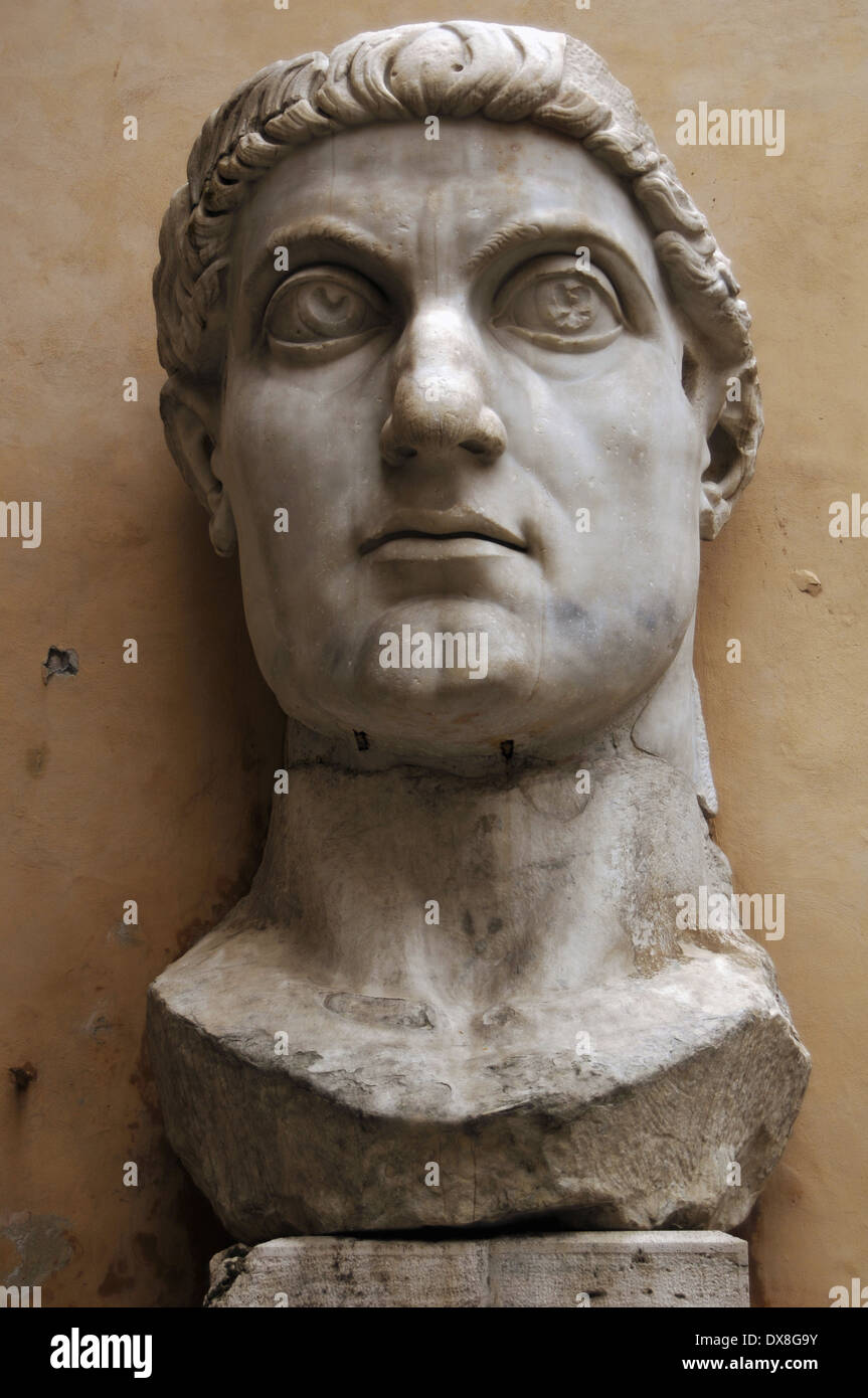 Costantino I il Grande (272-337). Imperatore romano. Busto di Costantino la statua colossale. Roma. Foto Stock