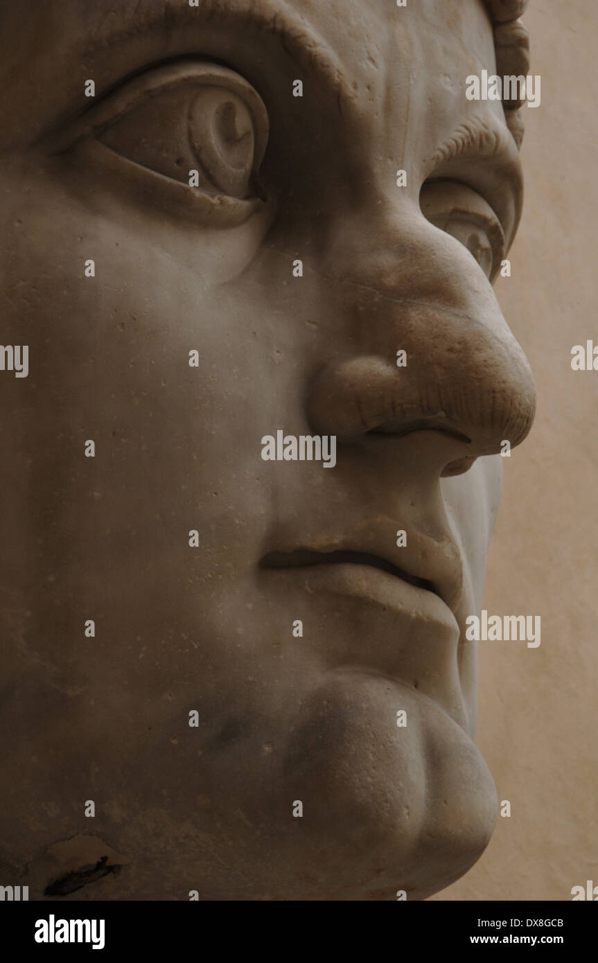 Costantino I il Grande (272-337). Imperatore romano. Busto di Costantino la statua colossale. Faccia. Roma. Foto Stock