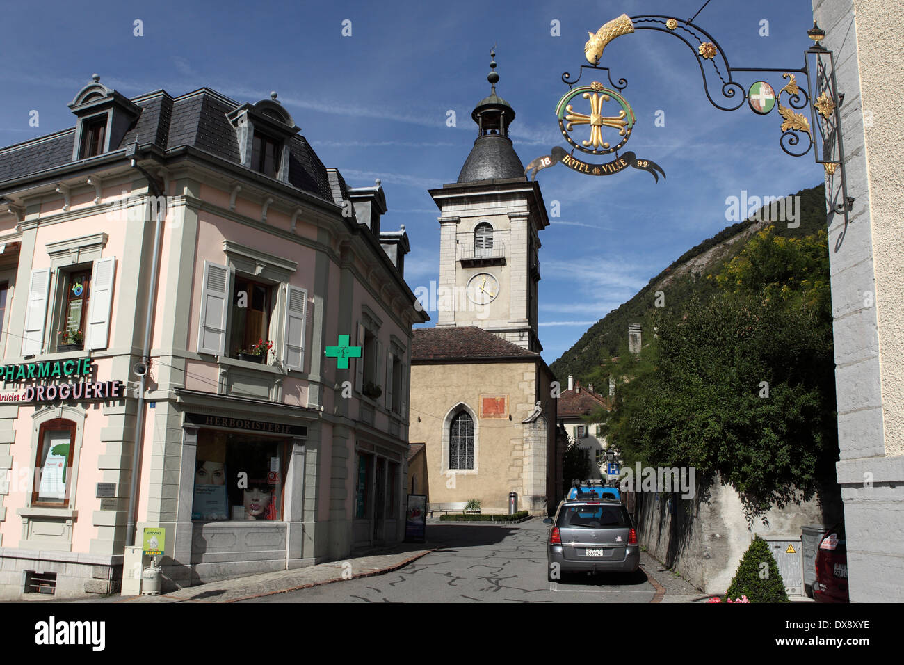 Segno per l' Hotel de Ville (municipio) ristorante a Ollon, Svizzera. Foto Stock