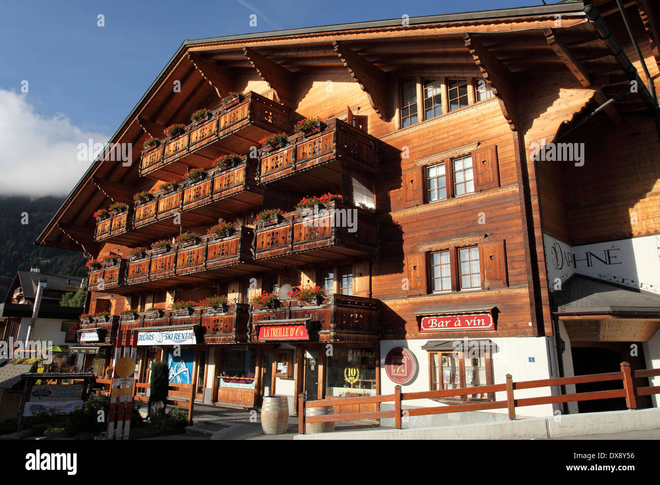 Un chalet in legno in Villars, Svizzera. Foto Stock