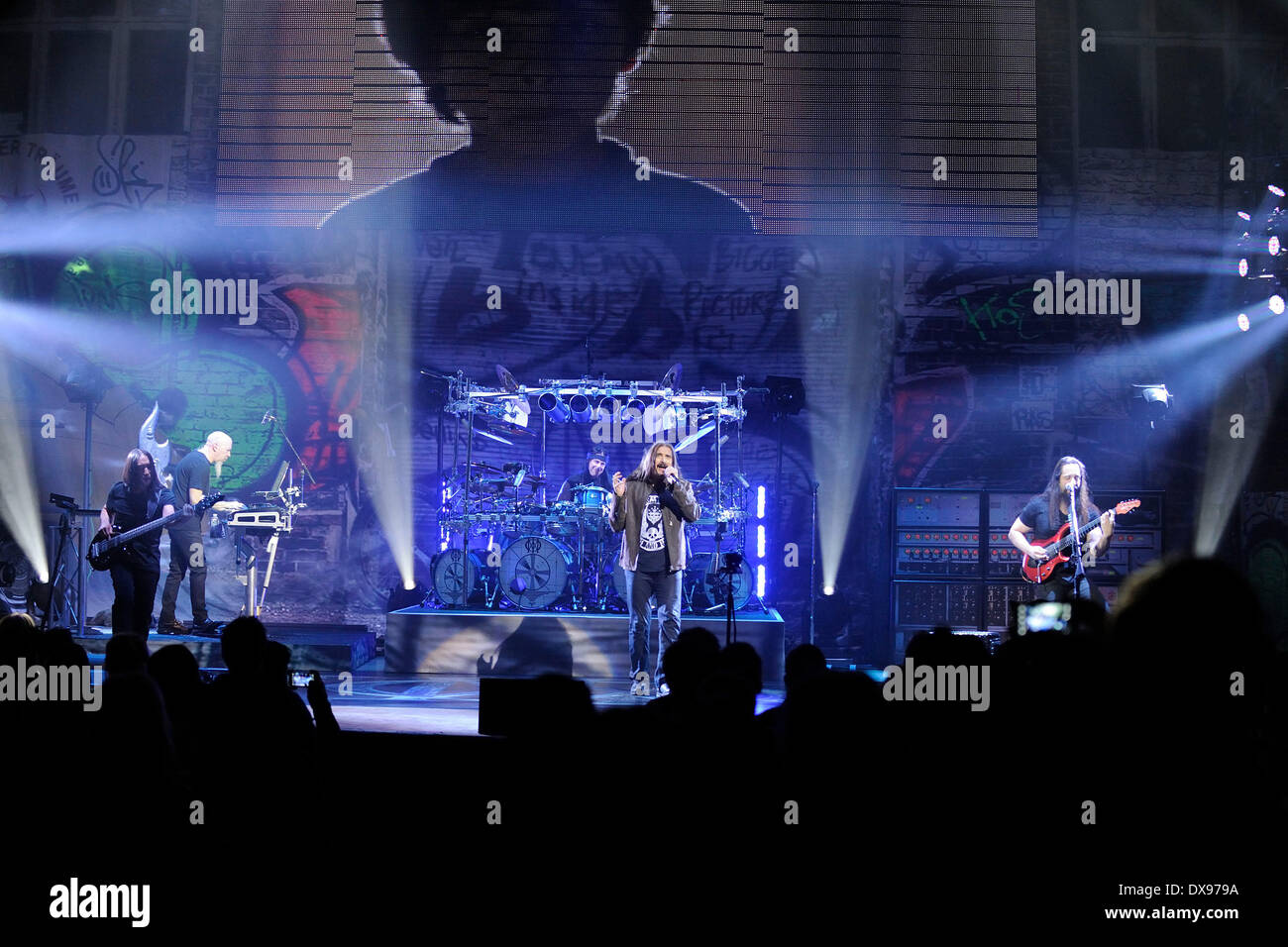 Toronto, Canada. Xx Marzo 2014. American progressive metal band rock Dream Theater esegue a Toronto Massey Hall. Credito: EXImages/Alamy Live News Foto Stock