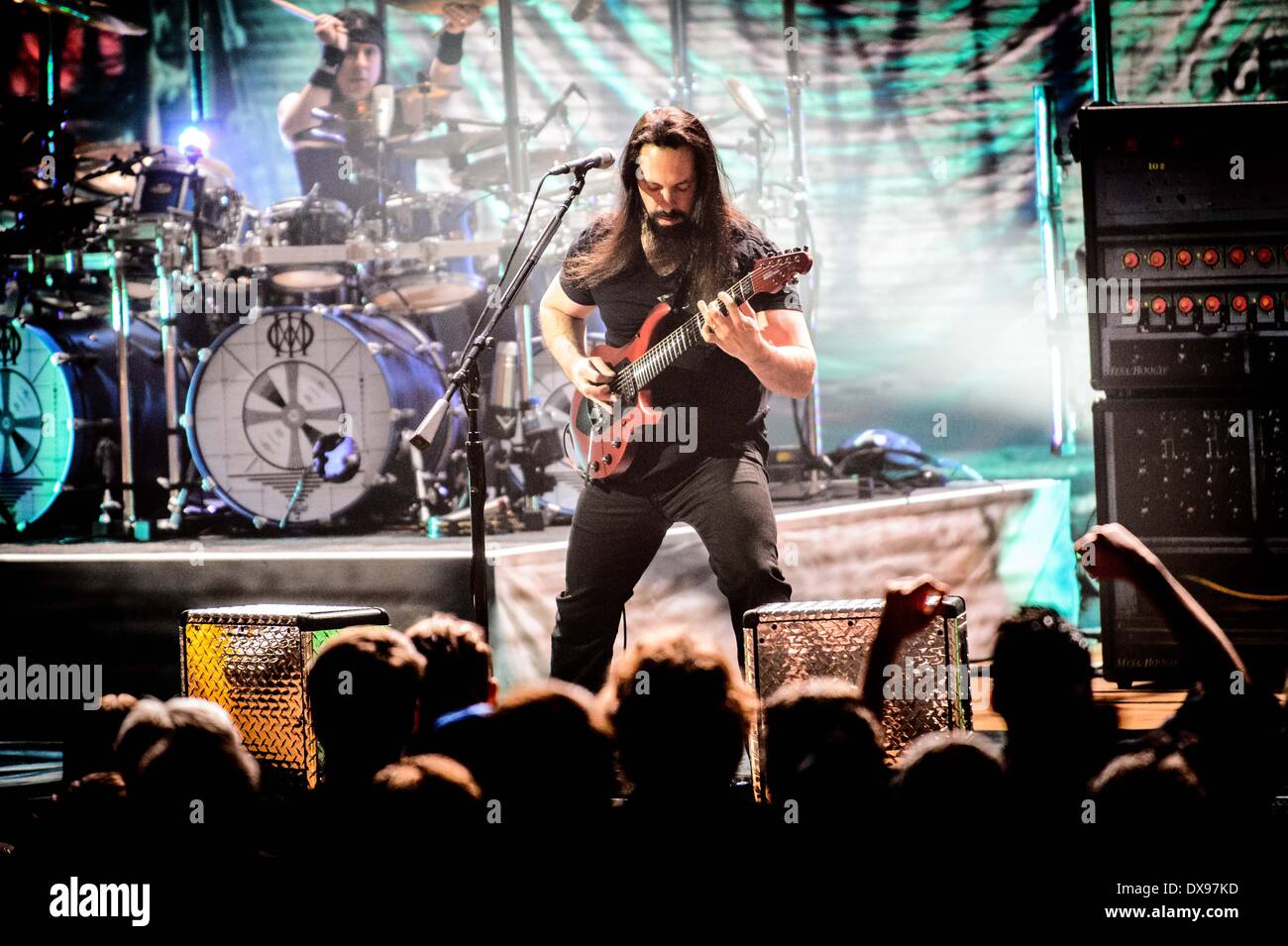 Toronto, Ontario, Canada. 20 Mar, 2014. American progressive metal/rock band 'Dream Theatre' eseguita sold out show alla Massey Hall di Toronto. I membri della band: JOHN MYUNG, Giovanni Petrucci, JAMES LABRIE, Jordan Rudess, Mike Mangini Credit: Igor Vidyashev/ZUMAPRESS.com/Alamy Live News Foto Stock