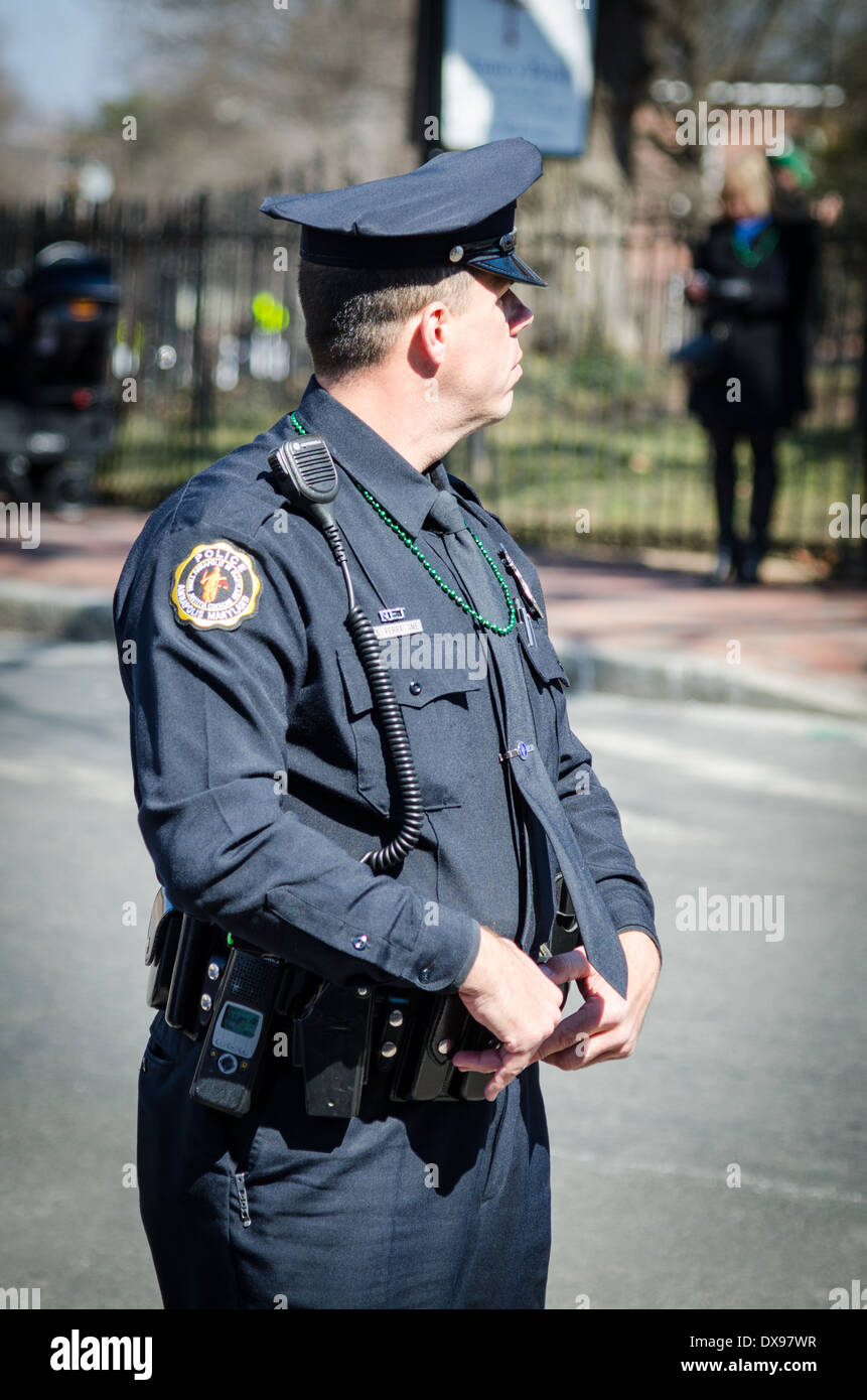 Poliziotto in Annapolis, Maryland prese durante il il giorno di San Patrizio Parade Foto Stock