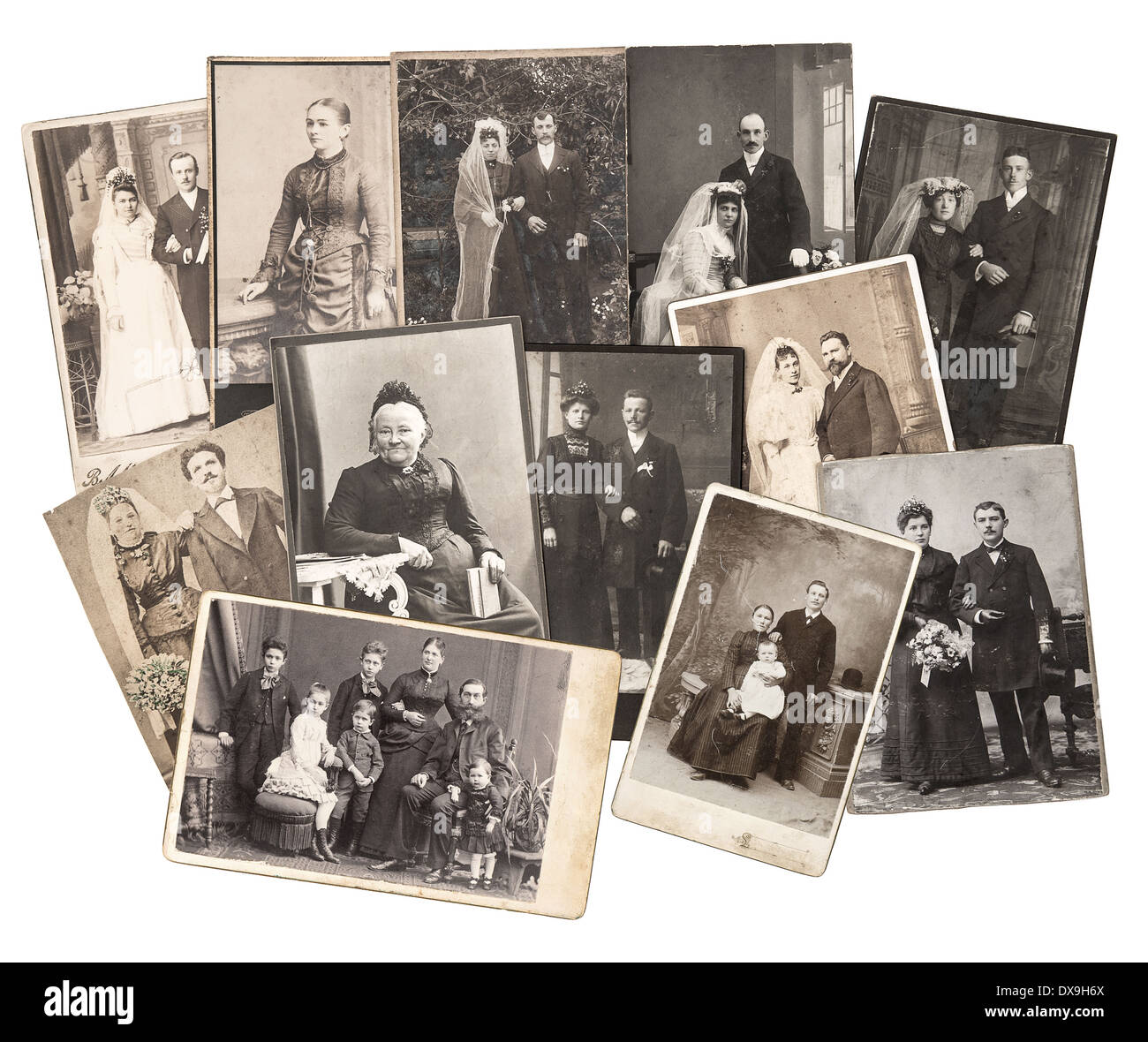 Gruppo di famiglia vintage e foto di matrimonio circa 1885-1920. nostalgico sentimentale collage di foto su sfondo bianco Foto Stock
