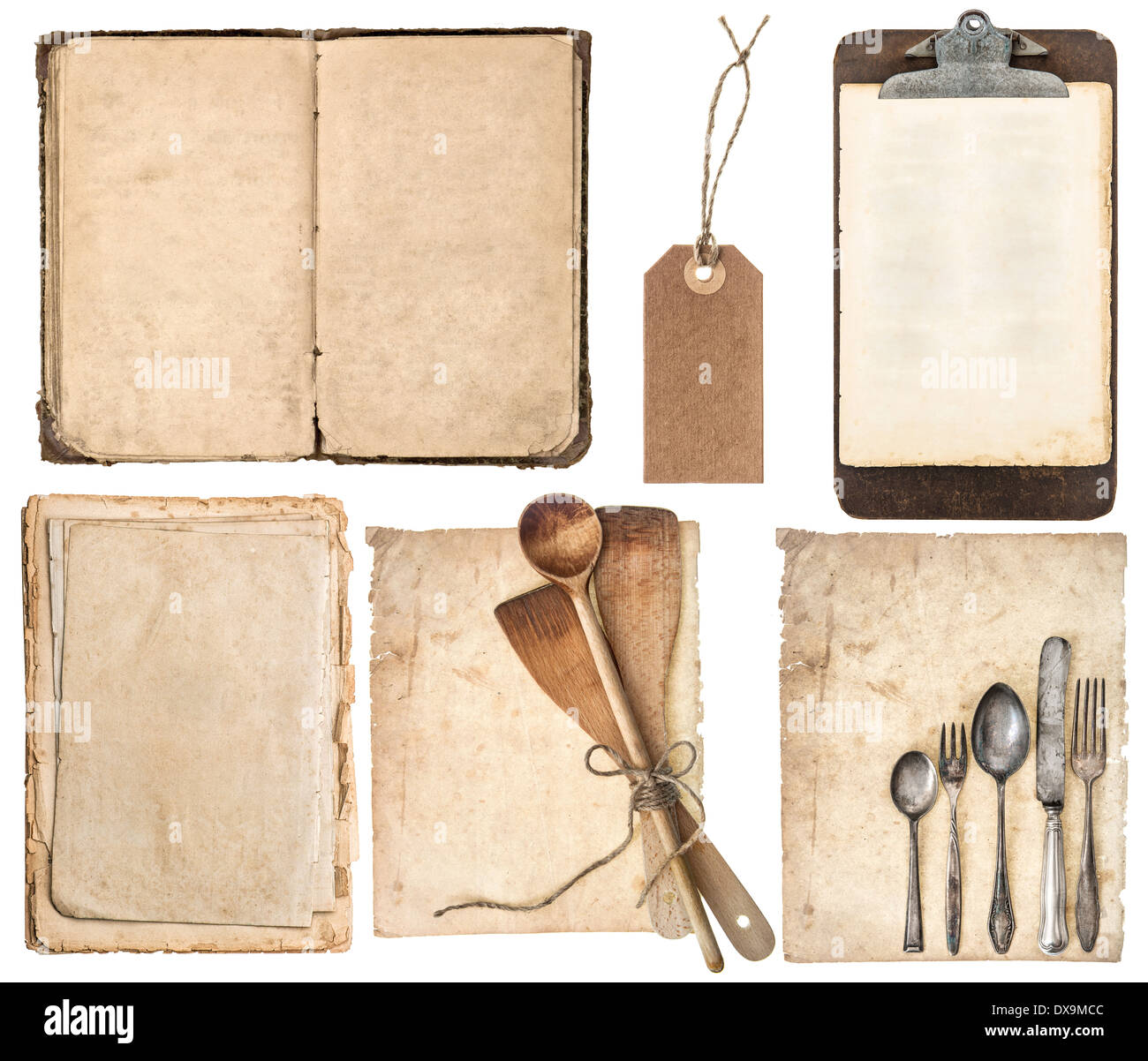 Utensili da cucina, old cookbook, pagine e appunti isolati su sfondo bianco. Nonna libro di ricette di concetto Foto Stock
