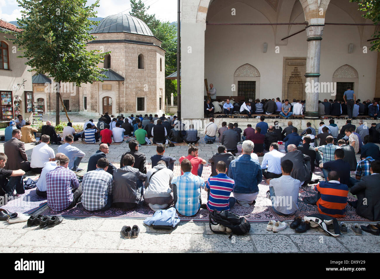 La preghiera, gazi husrevbey moschea, bascarsija, Sarajevo, Bosnia ed Erzegovina, europa Foto Stock