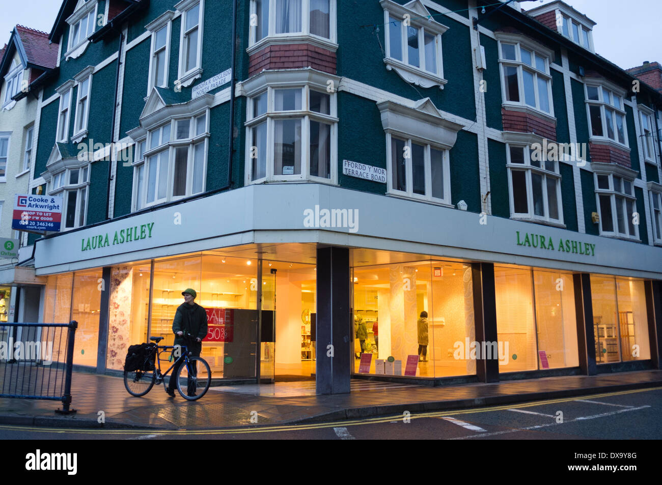 Esterno, Laura Ashley store Aberystwyth - appena prima della chiusura giù, Marzo 2014 Foto Stock