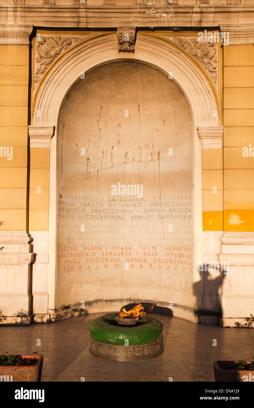 La fiamma eterna, in memoria delle vittime della Seconda Guerra Mondiale, Sarajevo, Bosnia ed Erzegovina, europa Foto Stock