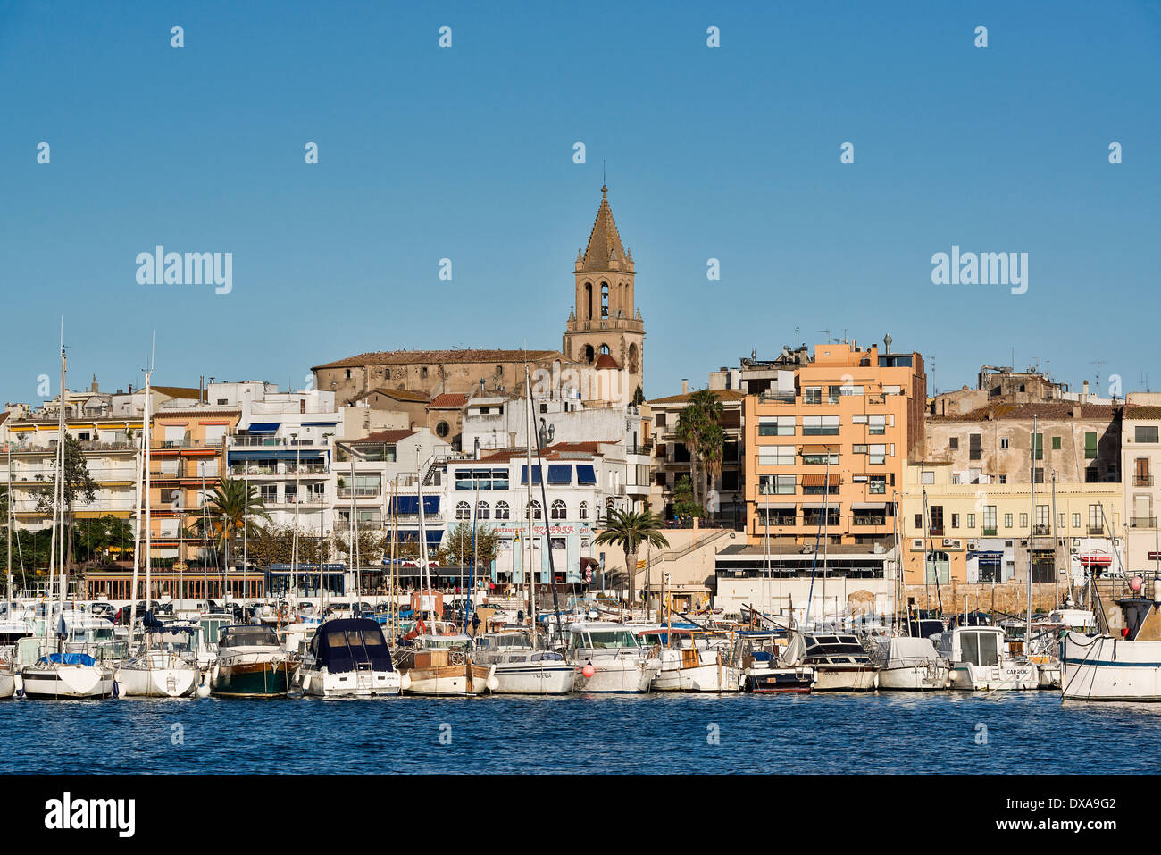 Panoramica della città portuale di Palamos, Spagna Foto Stock