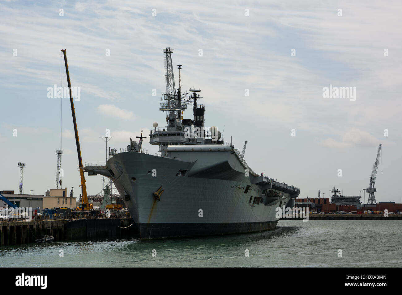 HMS illustre presso la Royal Navy base a Portsmouth Porto, Inghilterra. Foto Stock