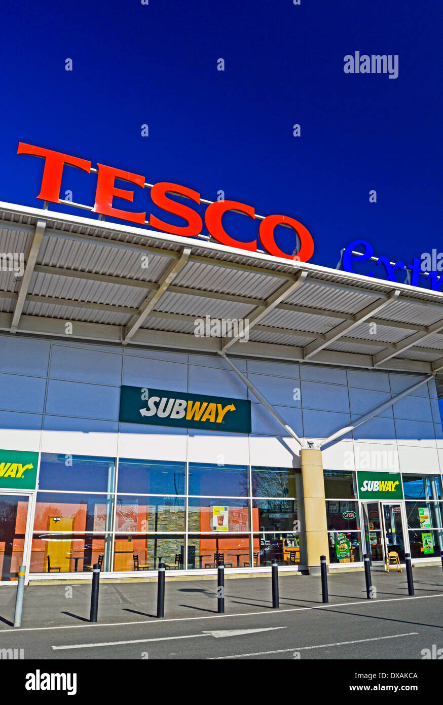 Tesco Extra Wembley, London Borough of Brent, London, England, Regno Unito Foto Stock