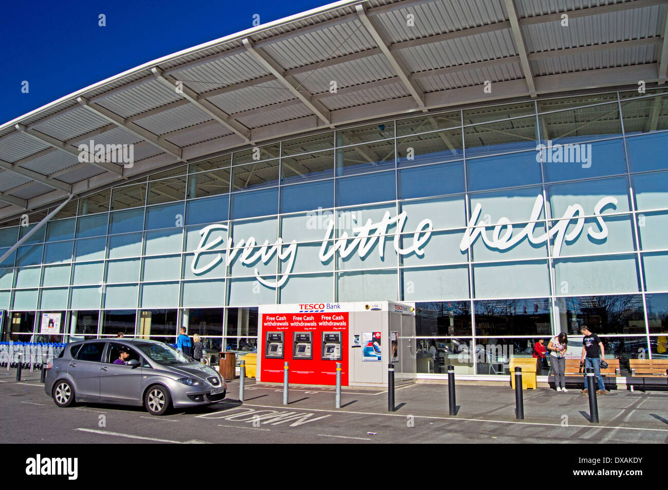 Tesco Extra Wembley, London Borough of Brent, London, England, Regno Unito Foto Stock