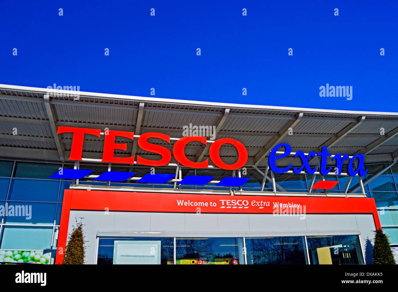 Tesco Extra Wembley, London Borough of Brent, London, England, Regno Unito Foto Stock