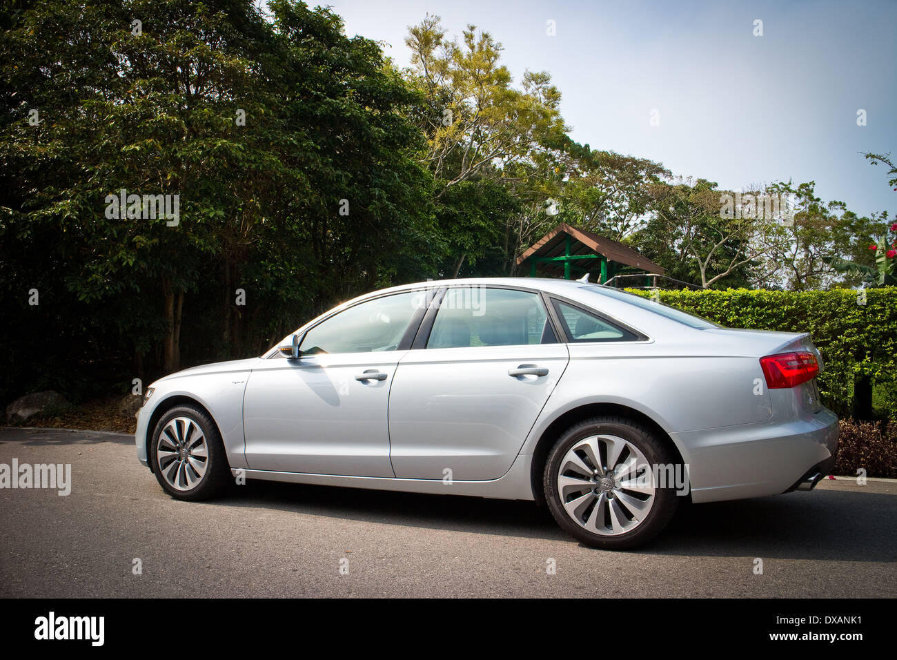 Audi A6 hybrid 2014, luce di colore blu Foto Stock