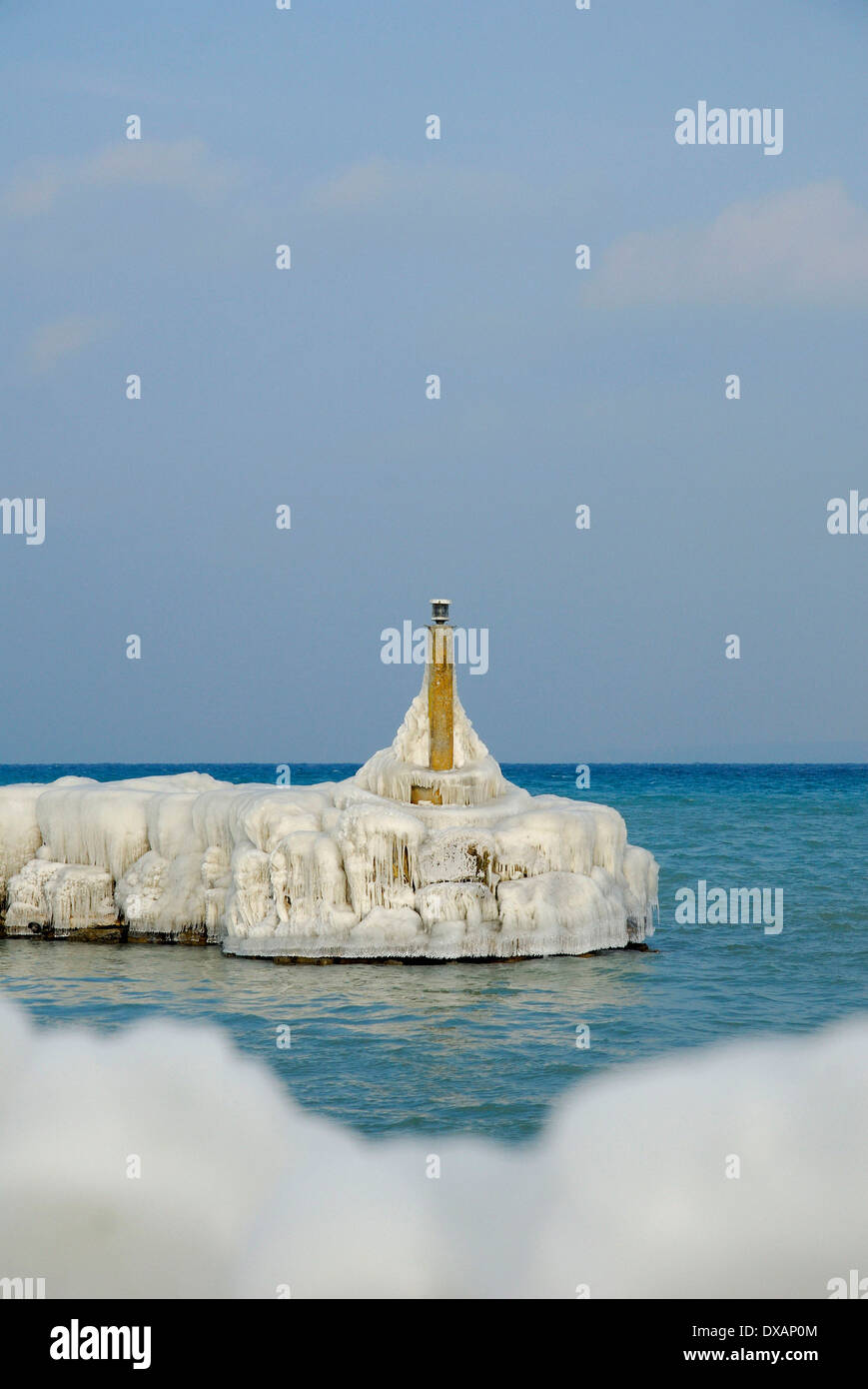 Ingresso del porto ricoperta di ghiaccio Foto Stock