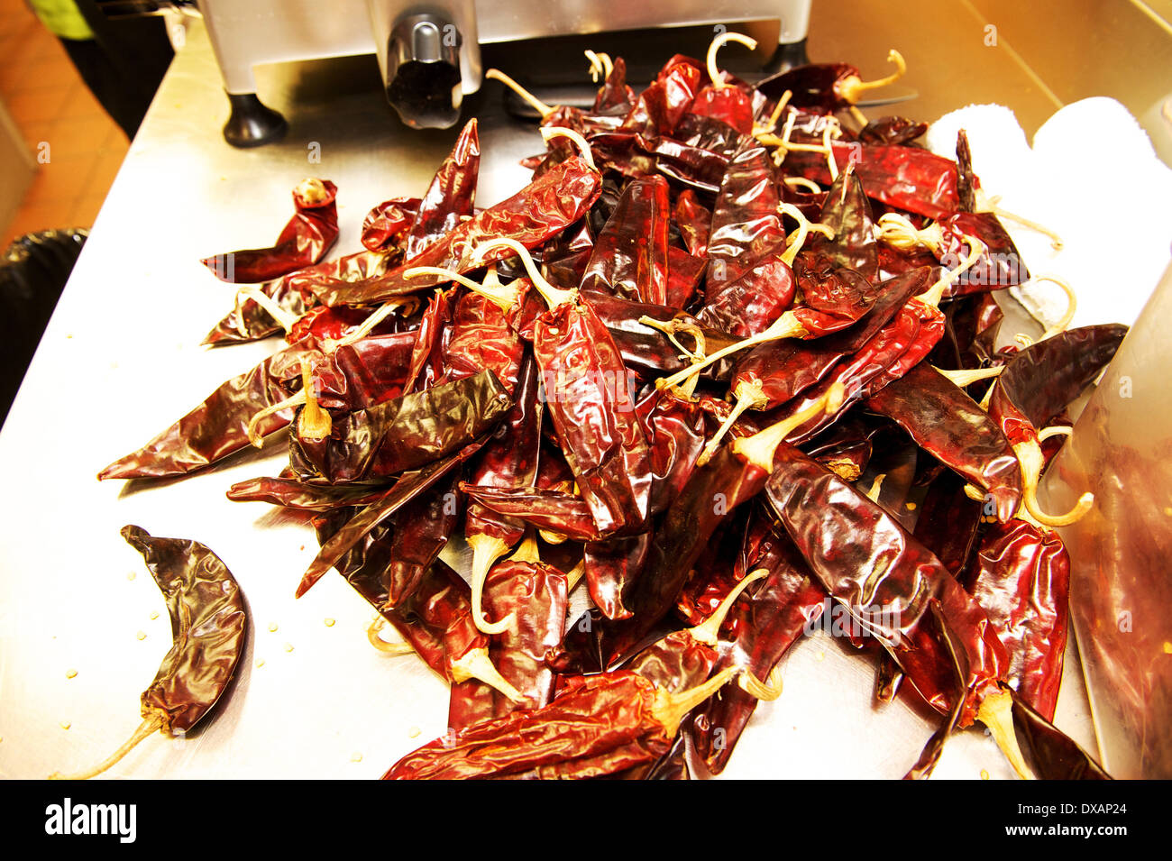 Guajillo i peperoni in un ristorante messicano. Peperoncini, cibo messicano. Foto Stock