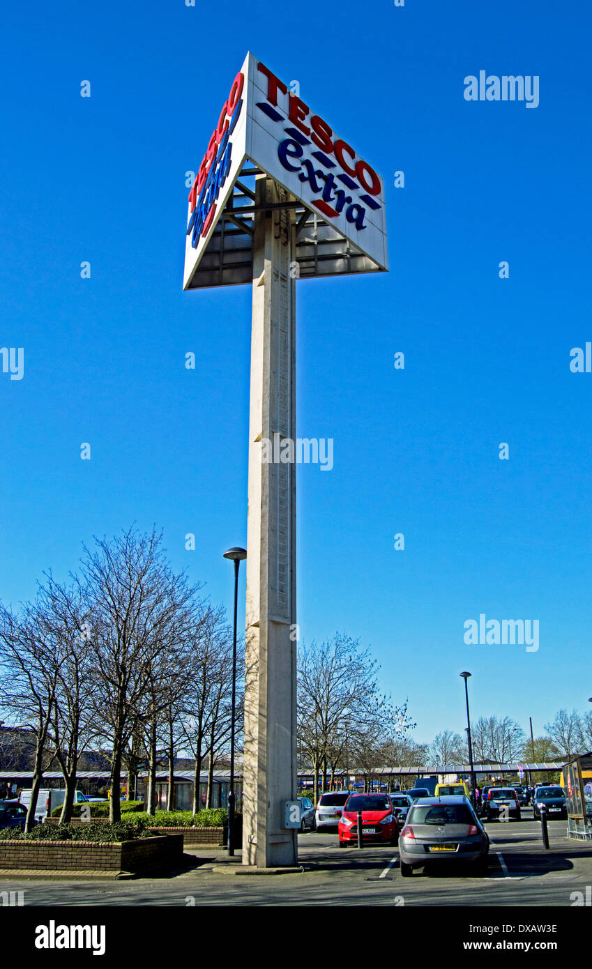 Tesco Extra Wembley, London Borough of Brent, London, England, Regno Unito Foto Stock