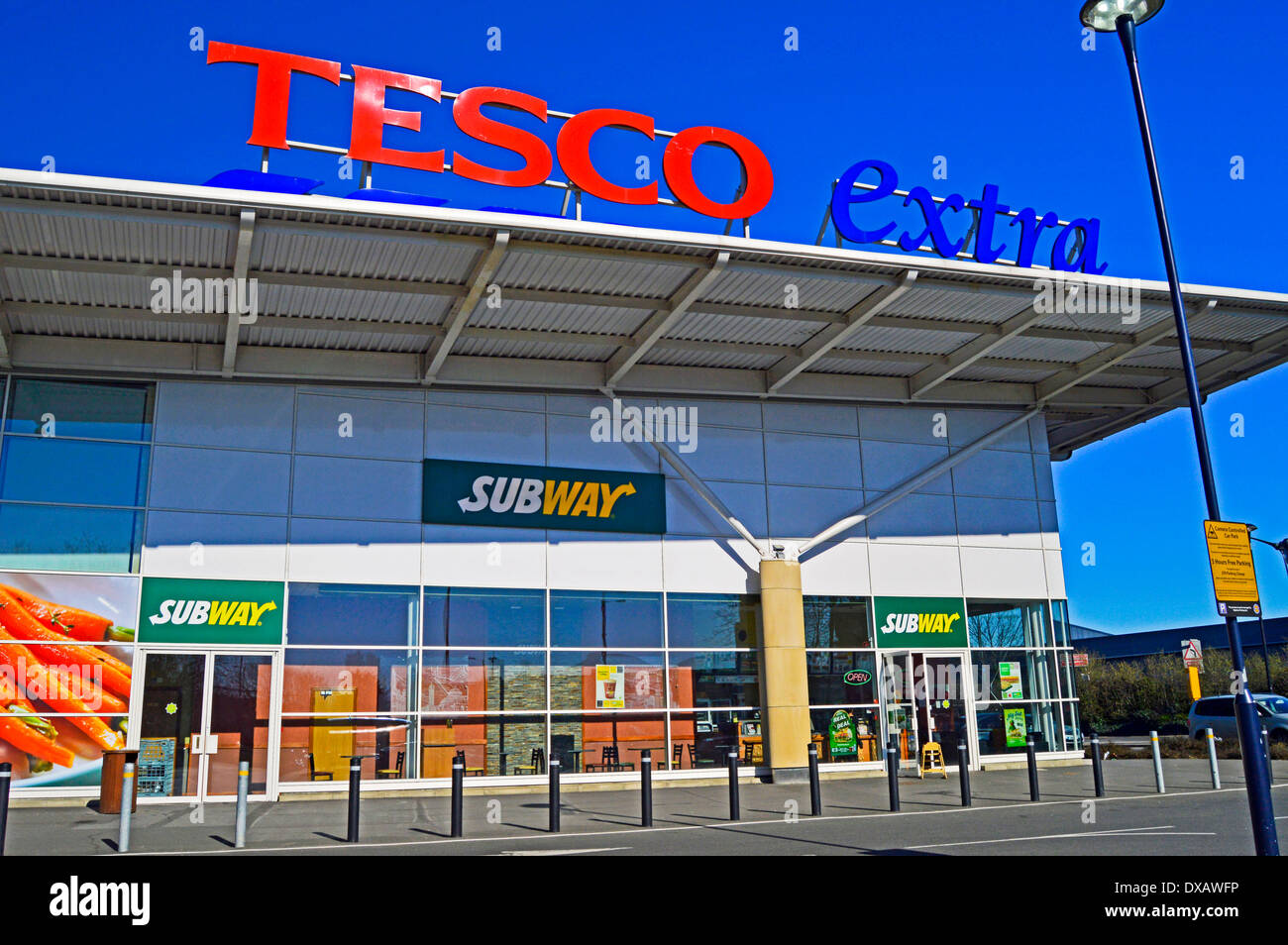 Tesco Extra Wembley, London Borough of Brent, London, England, Regno Unito Foto Stock
