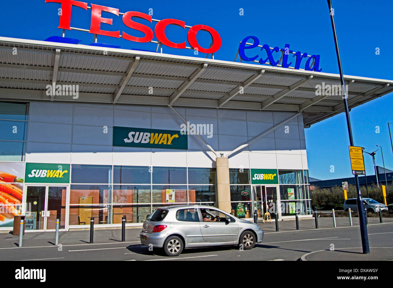 Tesco Extra Wembley, London Borough of Brent, London, England, Regno Unito Foto Stock