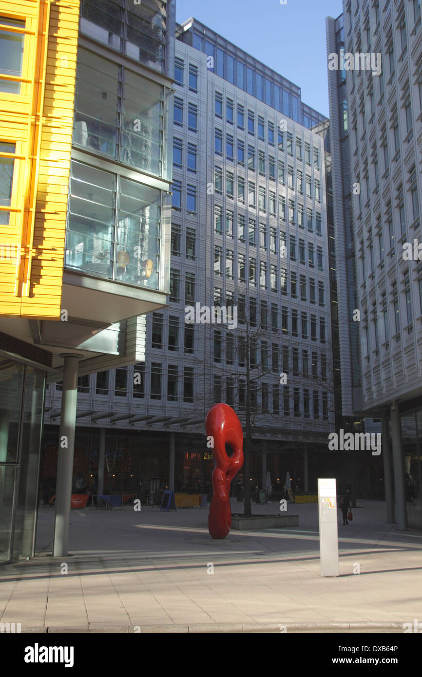 Piazza di Central Saint Giles ufficio e sviluppo residenziale di Londra Foto Stock