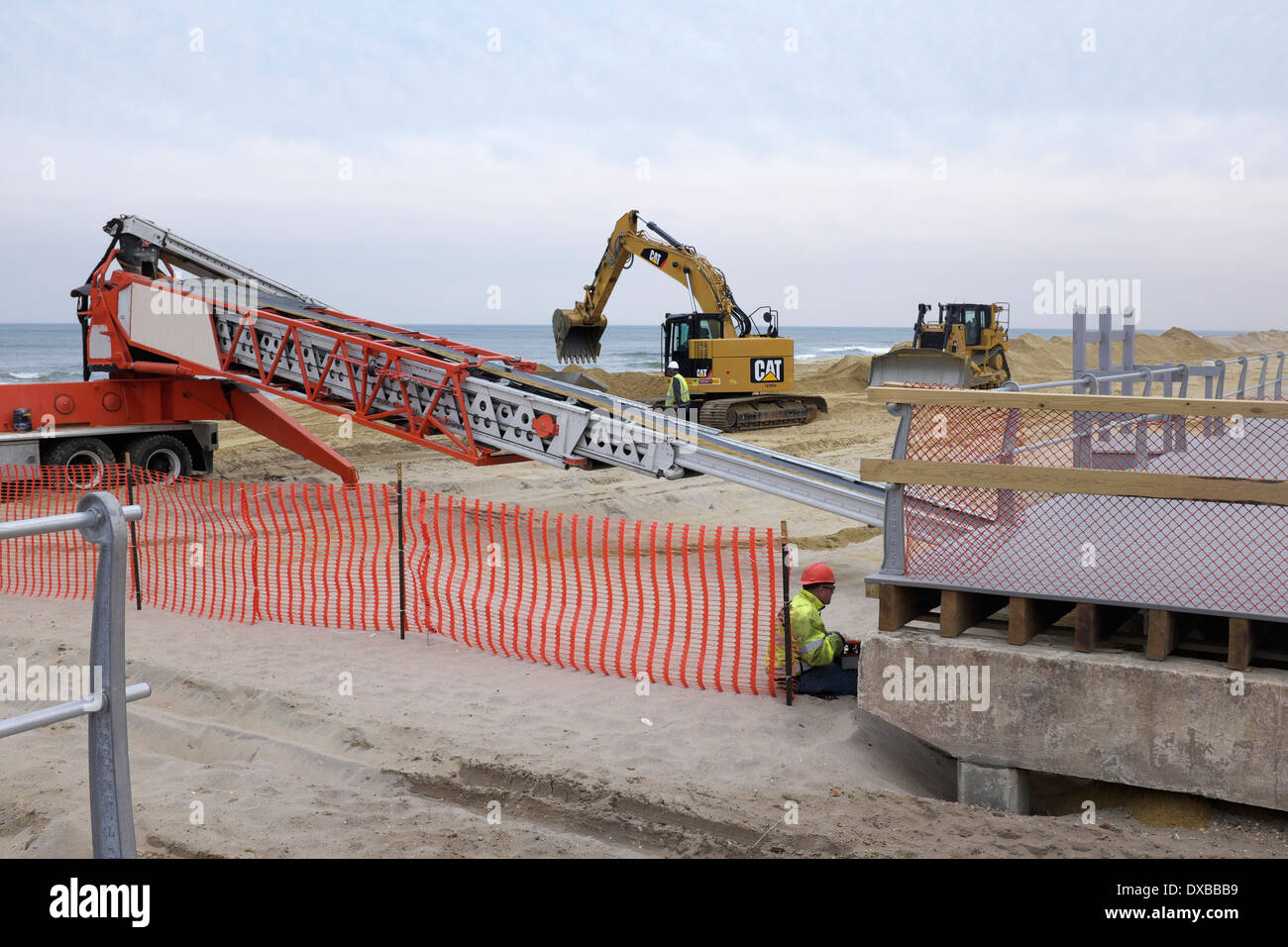 Il rifornimento di sabbia a boardwalk in Spring Lake, New Jersey, STATI UNITI D'AMERICA Foto Stock