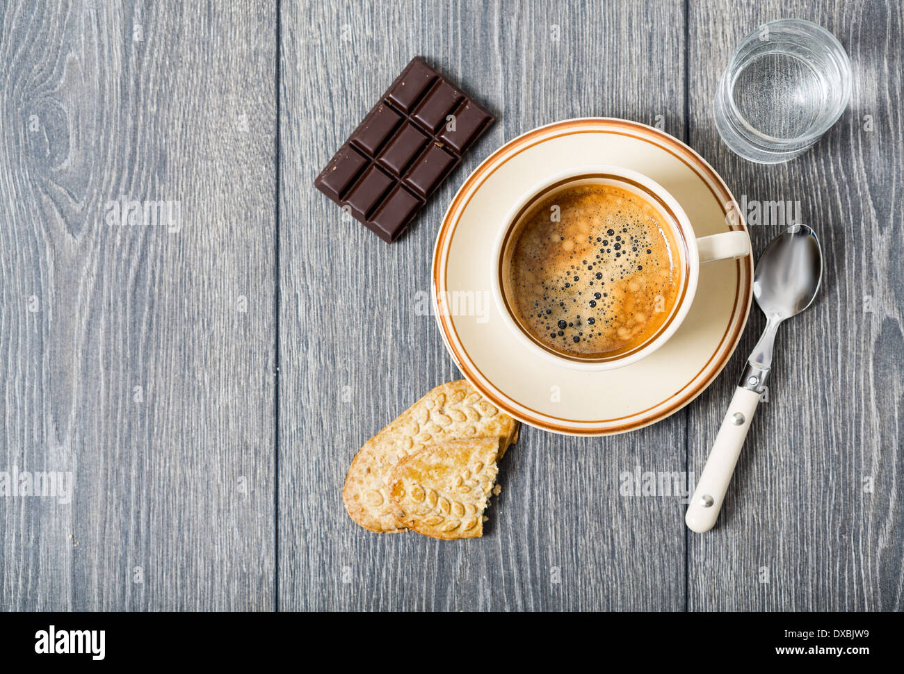 Caffè espresso, biscotti e chocolat Foto Stock