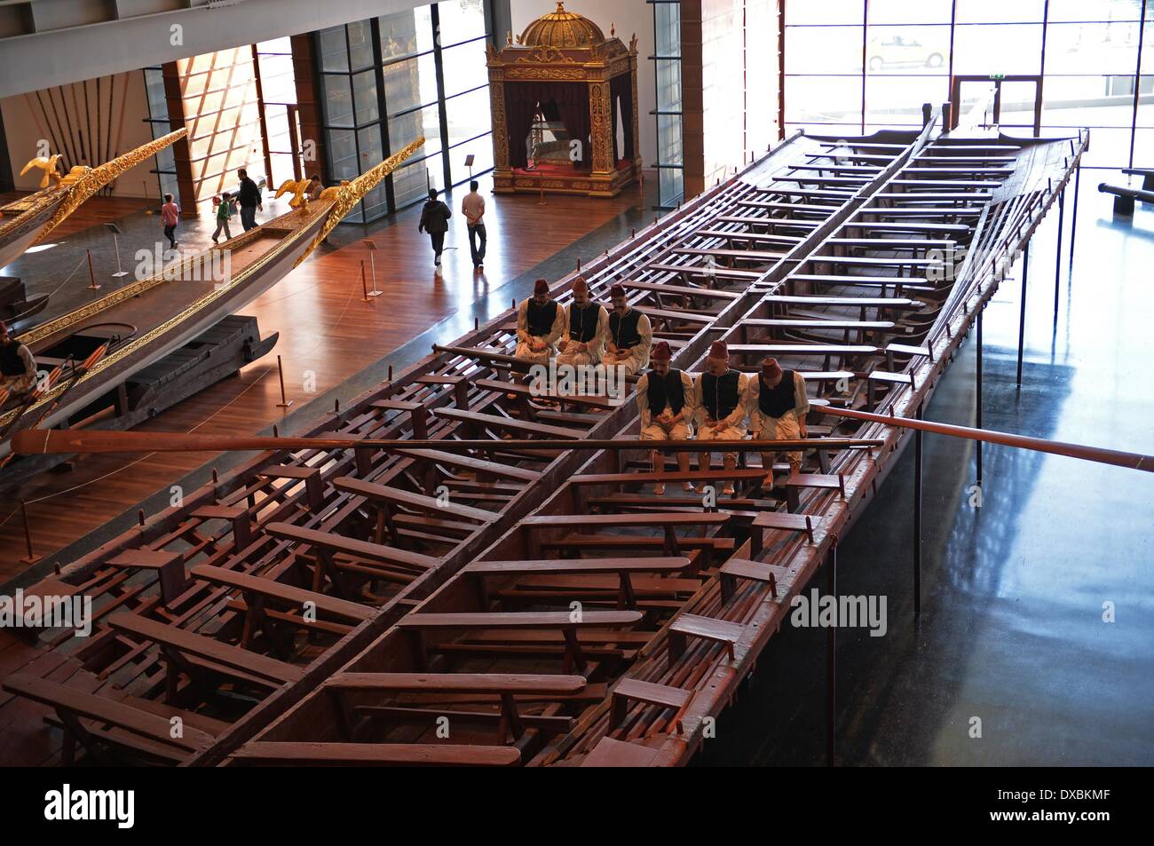 Istanbul, Turchia. 23 Mar, 2014. Ottoman Imperial caicchi sono visti in Istanbul Museo Navale di Istanbul, Turchia, 23 marzo 2014. Istanbul Museo navale è il più grande museo navale in Turchia, che è stato istituito nel 1897. © Lu Zhe/Xinhua/Alamy Live News Foto Stock