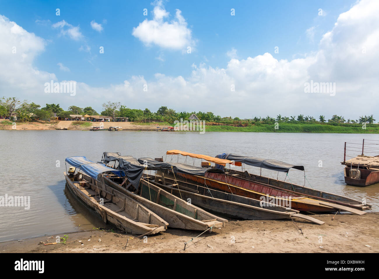 Attraversamento fluviale sul fiume Magdalena in Colombia sulla strada per la storica città di Mompox Foto Stock