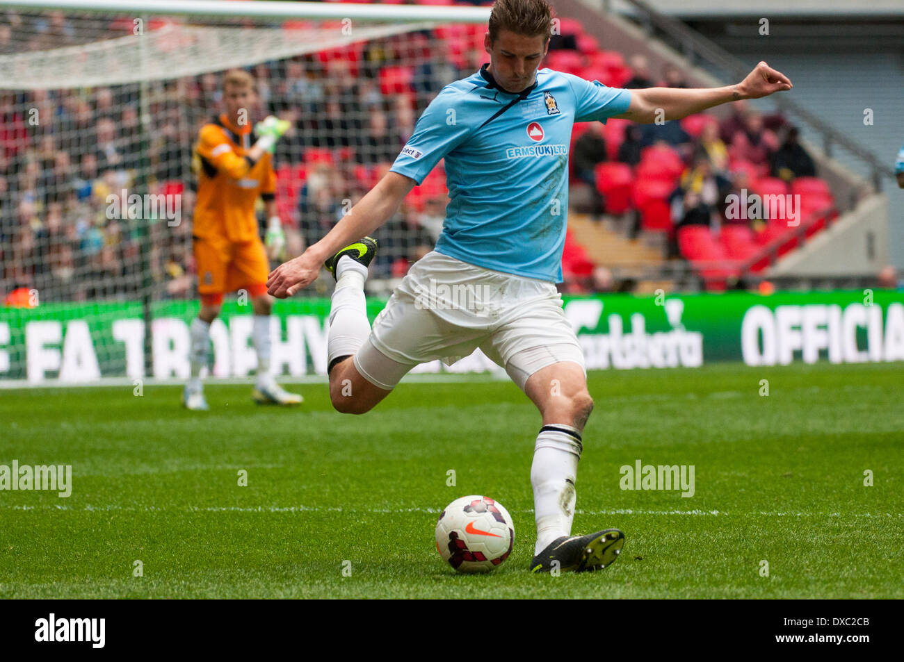 Il gioco lungo da Cambridge United FC durante il FA Trophy finale contro Gosport Borough FC dalla SKRILL Divisione meridionale al Wembley Stadium il 23 marzo 2014. Credito: Flashspix/Alamy Live News Foto Stock