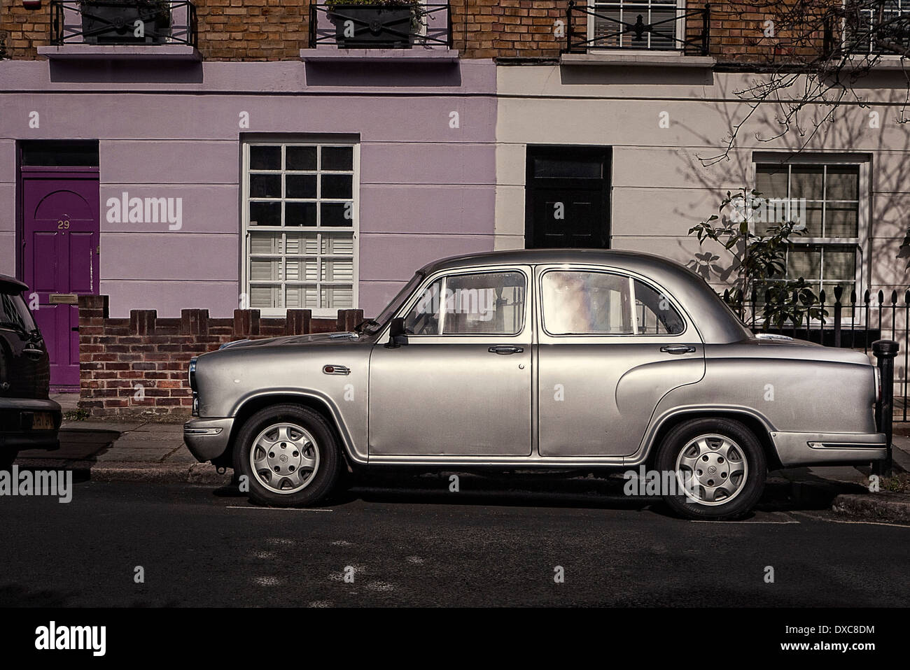 Ambasciatore Fullbore Grand Indian automobile parcheggiata su una strada di Londra Foto Stock