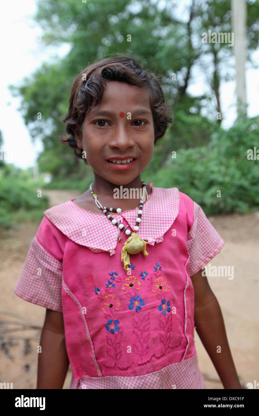 Porrait di una ragazza tribali. Mahato tribù. Villaggio Jamkudar, Distretto di Bokaro nello stato del Jharkhand, India Foto Stock