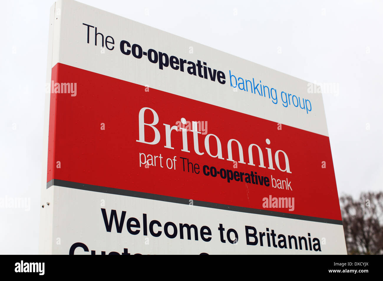 Britannia Building Society e co-operativa segnaletica della banca presso la sede a Leek, Staffordshire Foto Stock