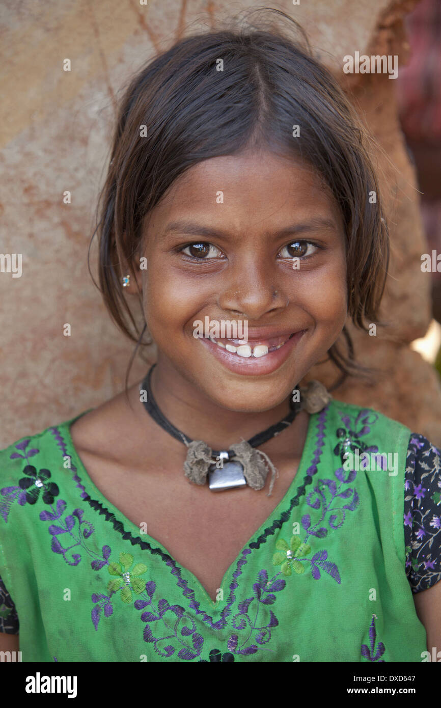 Porrait tribale della ragazza. Tribù Santhal. Villaggio Jarkatand, Bokaro distretto, nello stato del Jharkhand Foto Stock