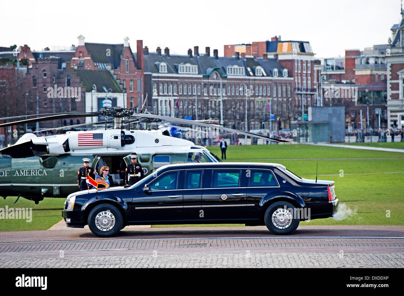 Amsterdam, Paesi Bassi. 24 Mar, 2014. Il Presidente Obama ha fatto un breve viaggio ad Amsterdam prima della conferenza di sicurezza all'Aia. Il Presidente degli Stati Uniti Obama visiti il Rijksmuseum di Amsterdam, Paesi Bassi, 24 marzo 2014. Foto: Patrick van Katwijk/ - nessun filo SERVICE -/dpa/Alamy Live News Foto Stock
