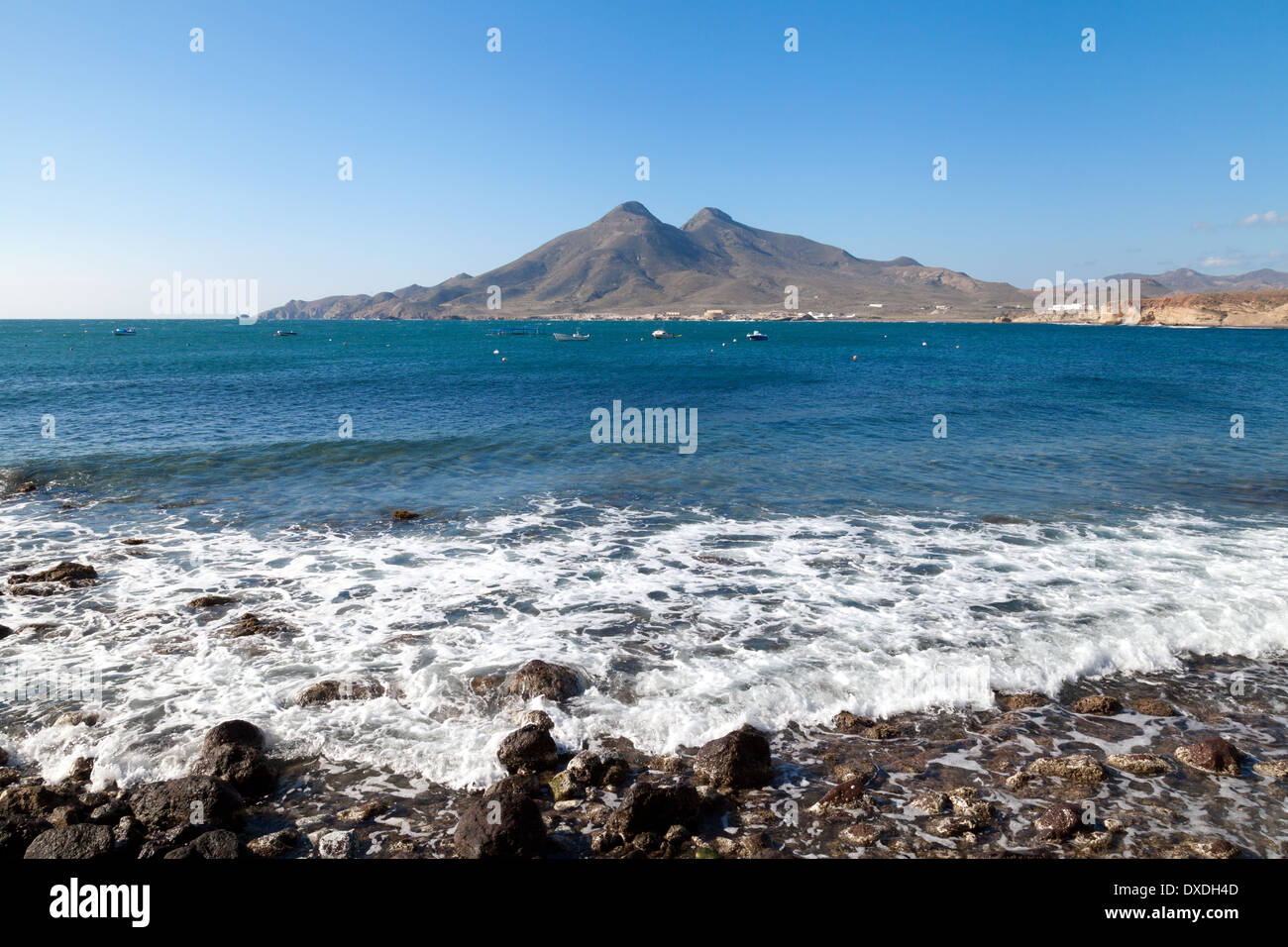 La costa mediterranea a Isleta del Moro, Parco Naturale Cabo de Gata, Almeria, Andalusia Spagna Europa Foto Stock