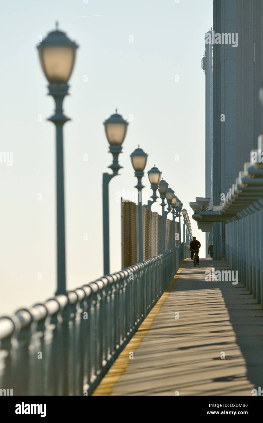 Benjamin Franklin ponte che attraversa il fiume Delaware tra Philadelphia, Pennsylvania e Camden, nel New Jersey. Foto Stock