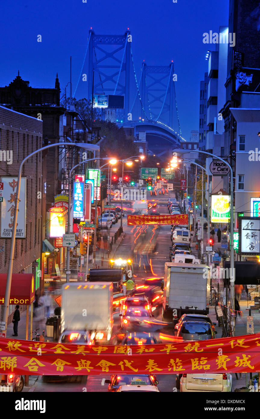 Benjamin Franklin ponte che attraversa il fiume Delaware tra Philadelphia, Pennsylvania e Camden, nel New Jersey. Foto Stock