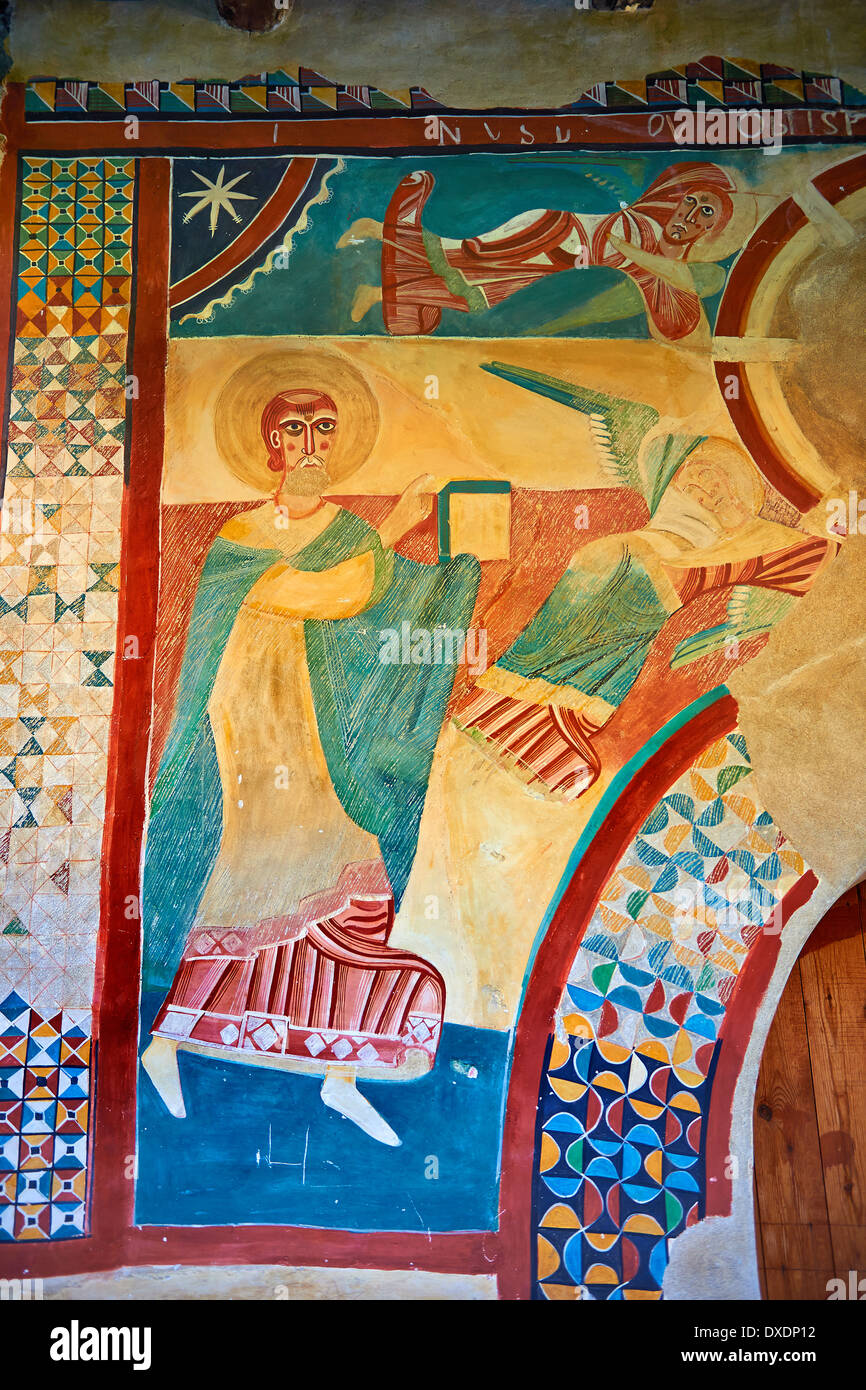 Dodicesimo secolo restaurato affresco romanico dipinti intorno all'ingresso della chiesa di santa Giovanna di Boi, Val de Boi, Foto Stock